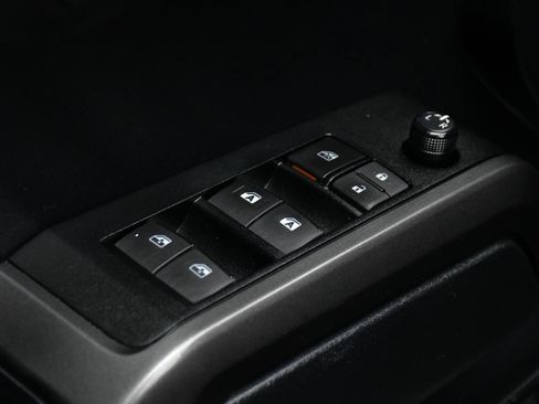 Used 2021 Toyota Tacoma TRD Sport w/ TRD Premium Sport Package AWD/4WD image 15