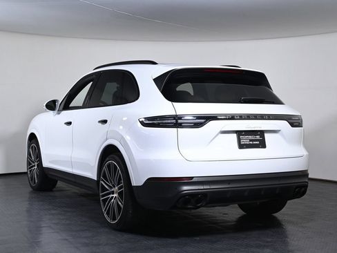 Certified 2023 Porsche Cayenne Platinum Edition AWD/4WD image 3