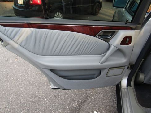 Used 1997 Mercedes-Benz E 320 Sedan image 20