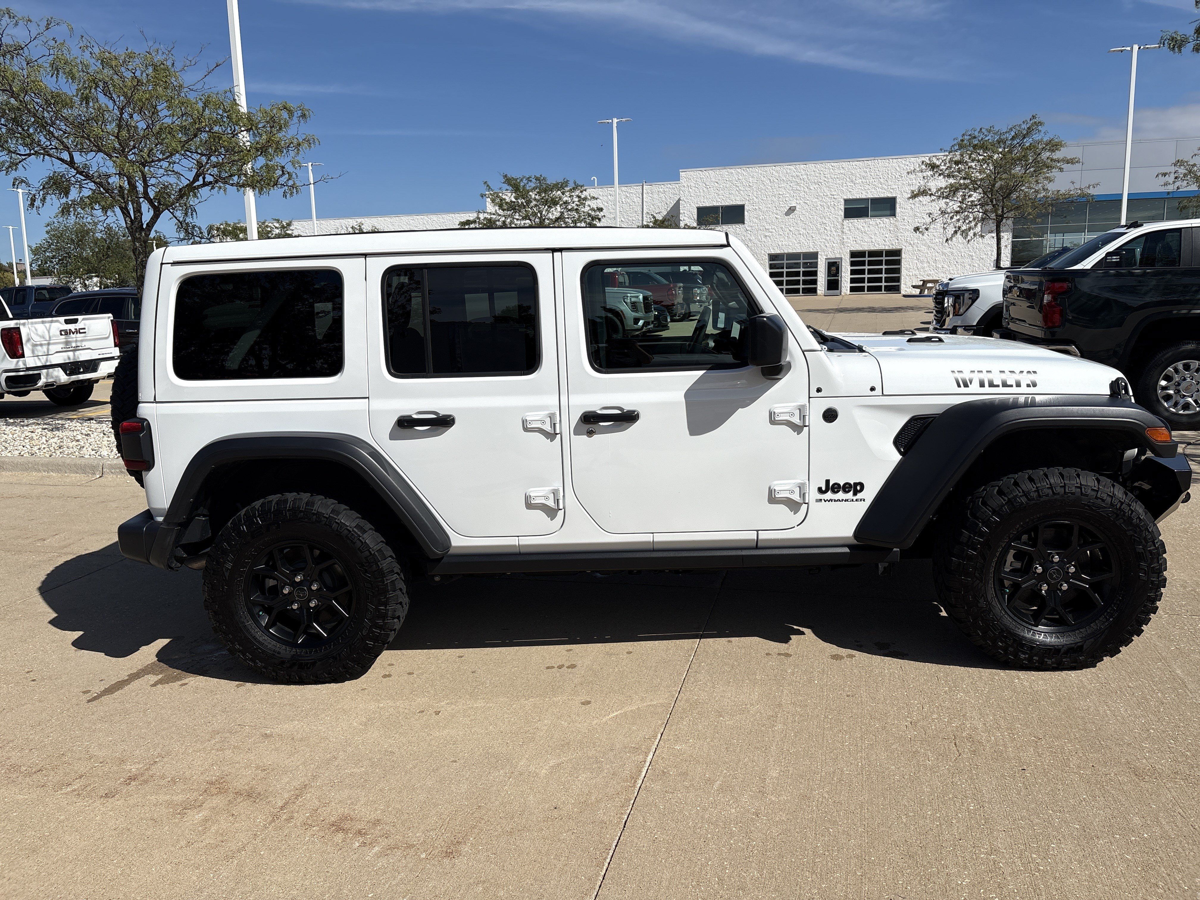 Used 2024 Jeep Wrangler Unlimited Sport AWD/4WD image 8