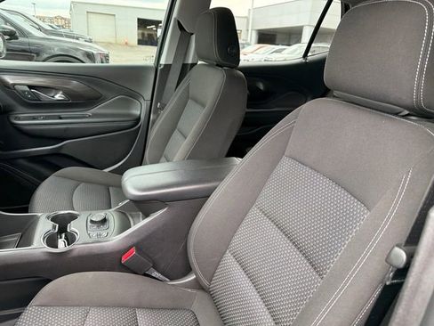 Used 2022 GMC Terrain SLE w/ Driver Convenience Package FWD image 18