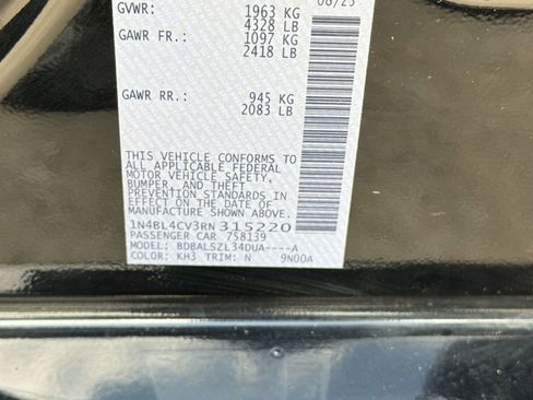 Used 2024 Nissan Altima 2.5 SR FWD image 19