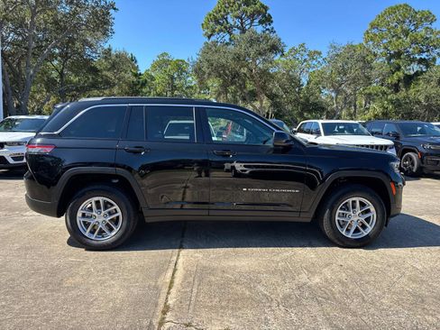 New 2025 Jeep Grand Cherokee 4WD image 2