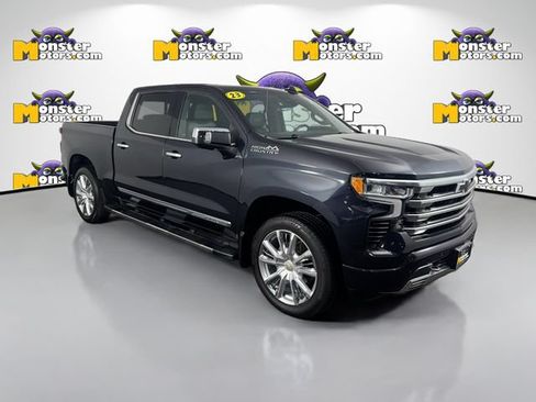 Used 2023 Chevrolet Silverado 1500 High Country w/ High Country Premium Package AWD/4WD image 3