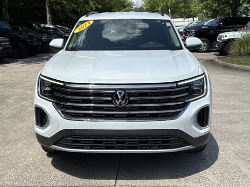 Used 2024 Volkswagen Atlas SE FWD image 2