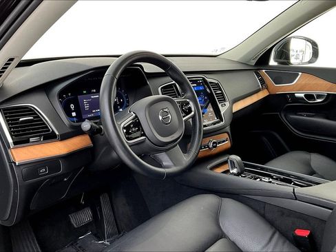 Used 2023 Volvo XC90 B6 Plus image 17