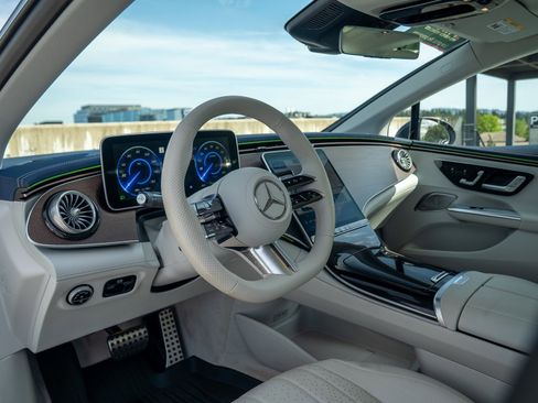 Certified 2023 Mercedes-Benz EQE 500 4MATIC Sedan image 17