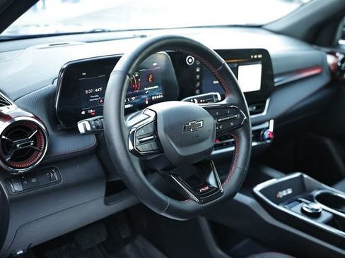 Used 2025 Chevrolet Equinox RS image 18