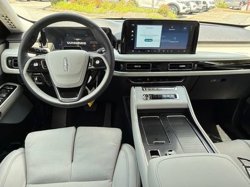 New 2026 Lincoln Aviator Reserve AWD/4WD image 23