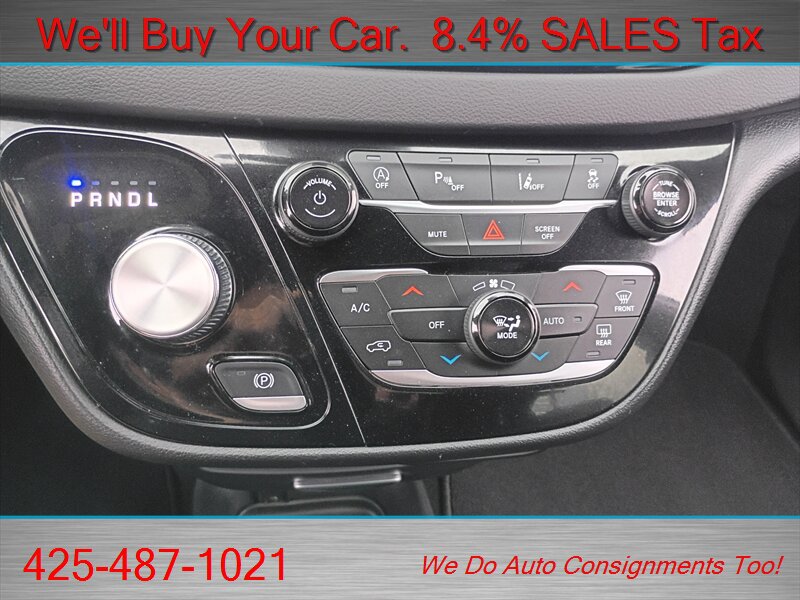 Used 2026 Chrysler Pacifica Select FWD image 36