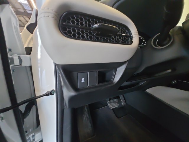 Used 2027 Honda HR-V LX image 26
