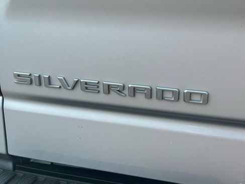 Used 2021 Chevrolet Silverado 1500 LT w/ Safety Package II AWD/4WD image 7