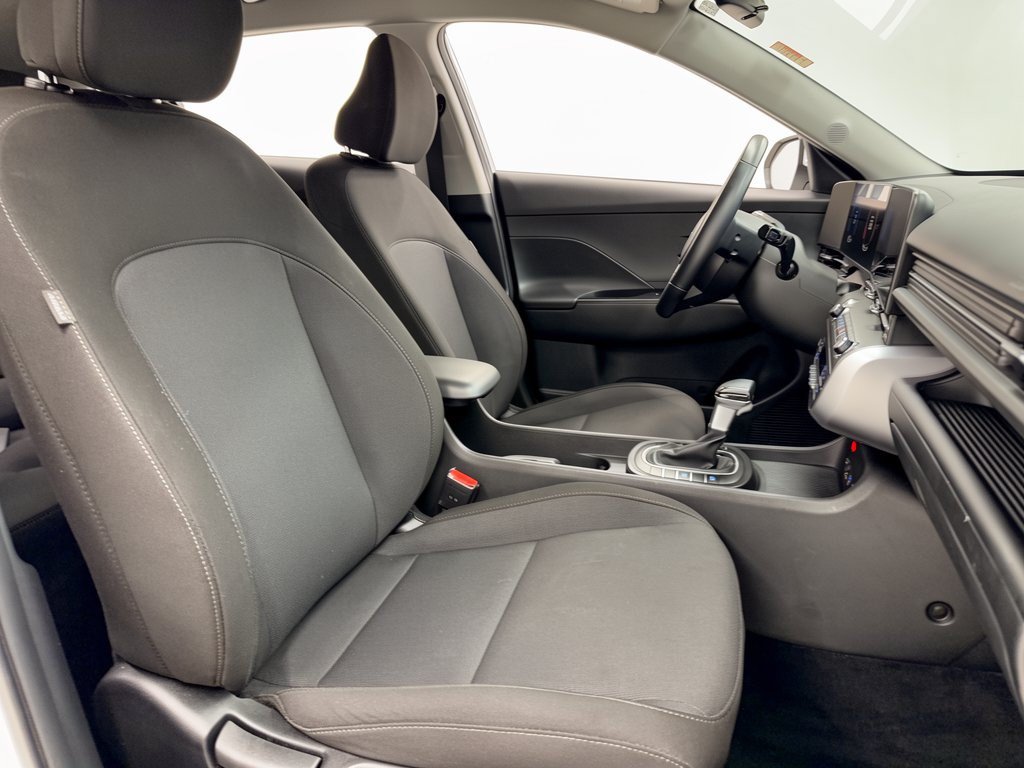 Used 2025 Hyundai Kona SEL AWD/4WD image 30
