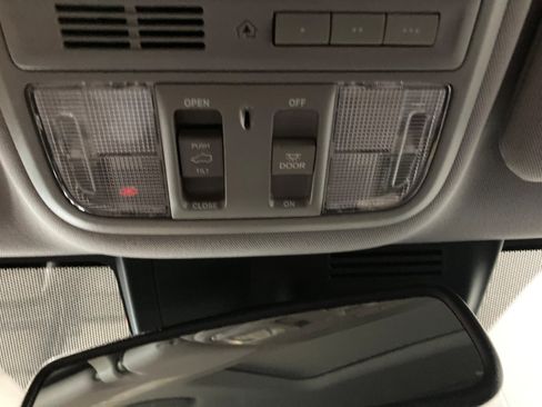 Used 2022 Honda CR-V Touring image 27