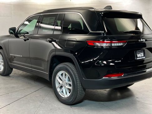 New 2026 Jeep Grand Cherokee Laredo AWD/4WD image 3
