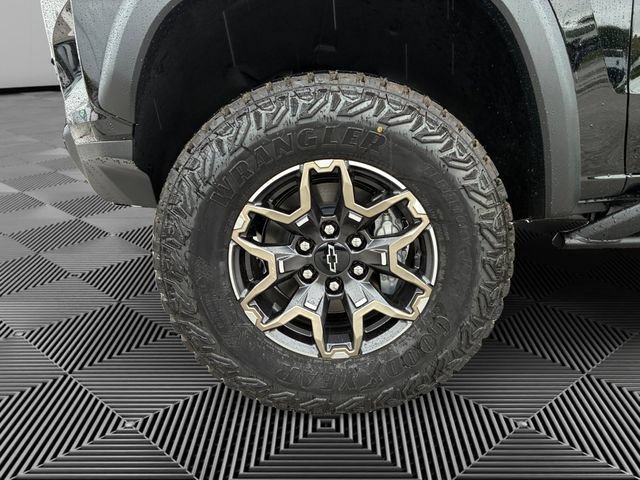 New 2026 Chevrolet Colorado ZR2 w/ Technology Package AWD/4WD image 9