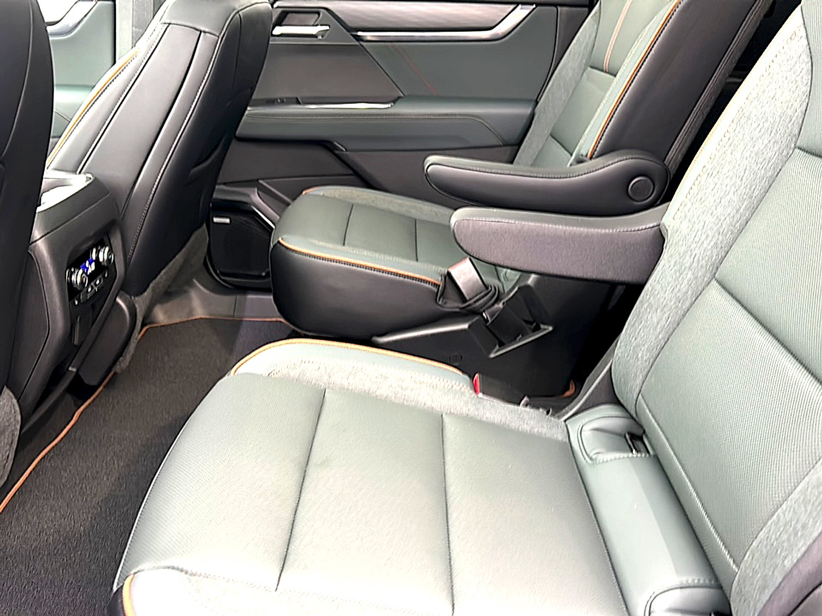 New 2026 GMC Acadia AT4 w/ Super Cruise Package AWD/4WD image 16