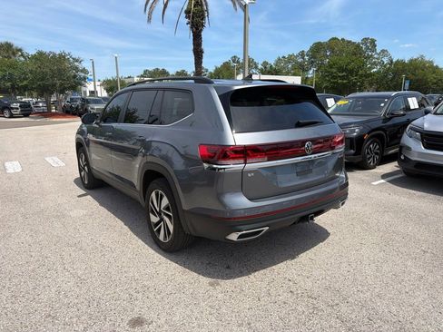 Certified 2024 Volkswagen Atlas SE w/ Panoramic Sunroof Package FWD image 7