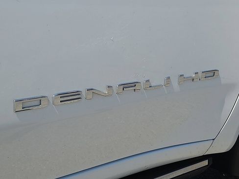 Certified 2023 GMC Sierra 2500 Denali w/ Denali Ultimate Package AWD/4WD image 16