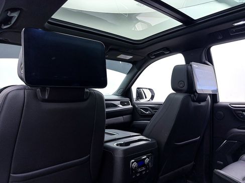 Used 2024 GMC Yukon Denali w/ Advanced Technology Package image 38