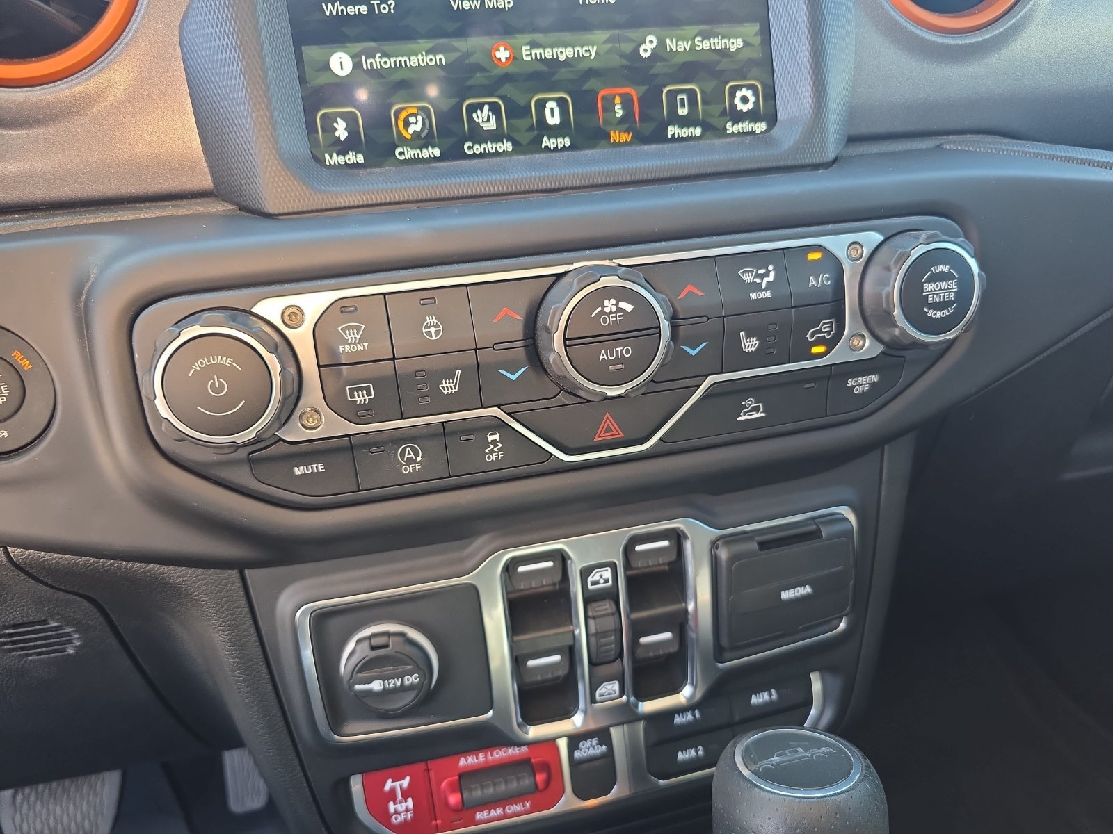 Used 2023 Jeep Gladiator Mojave w/ LED Lighting Group AWD/4WD image 21