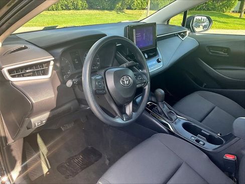 Used 2024 Toyota Corolla LE FWD image 8