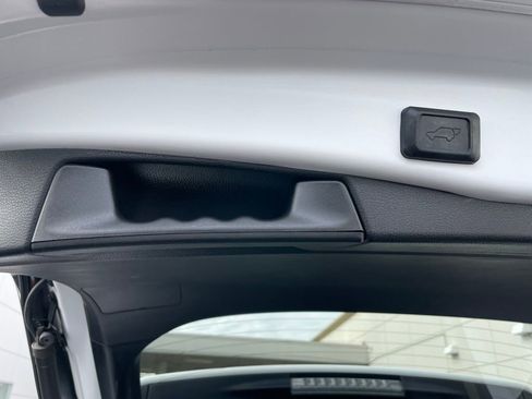 Used 2021 Toyota RAV4 XLE image 41