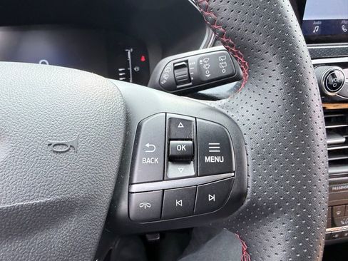 Used 2024 Ford Escape ST-Line image 14