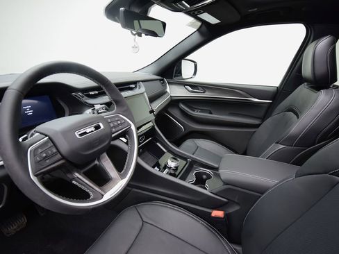 New 2026 Jeep Grand Cherokee Limited image 33