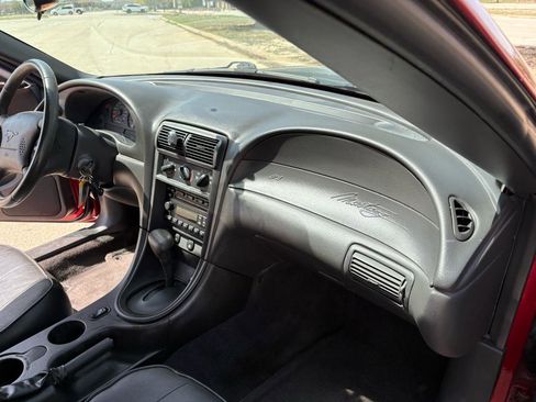 Used 2004 Ford Mustang 2dr CONVERTIBLE V6 image 35