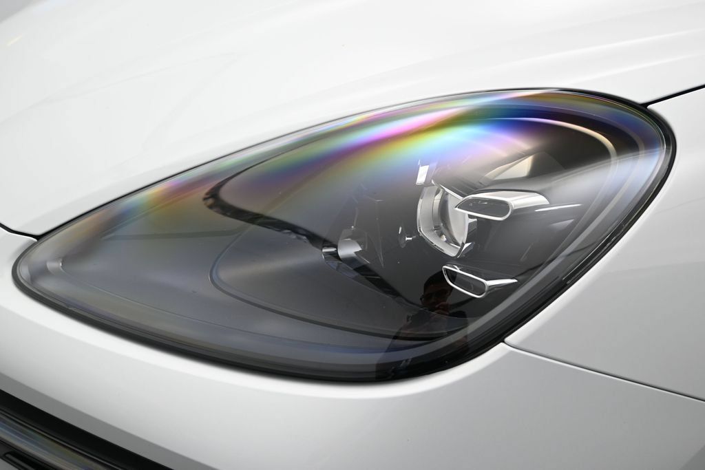 Certified 2020 Porsche Cayenne AWD/4WD image 35