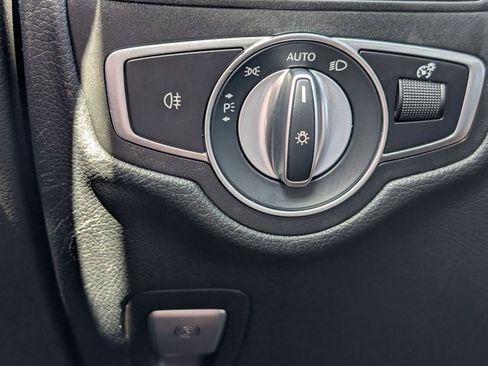 Used 2022 Mercedes-Benz GLC 300 image 17