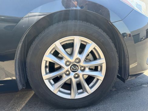 Used 2015 MAZDA MAZDA3 i Touring w/ Technology Package FWD image 6
