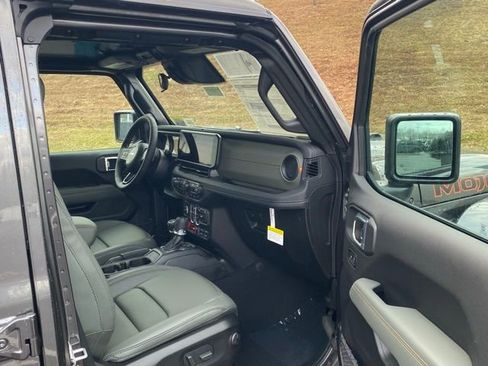 New 2026 Jeep Gladiator Mojave w/ Safety Group image 27
