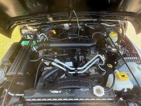 Used 2004 Jeep Wrangler 4WD image 23