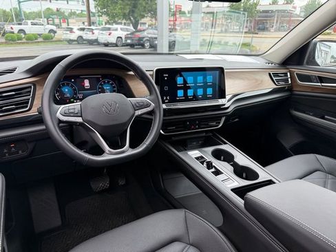 Certified 2025 Volkswagen Atlas SE AWD/4WD image 18
