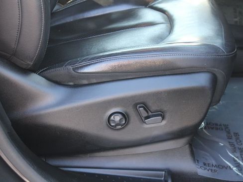 Used 2018 Chrysler Pacifica Touring-L w/ Premium Audio Group image 21