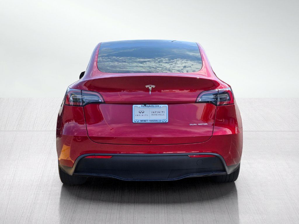 Used 2024 Tesla Model Y Long Range AWD/4WD image 5