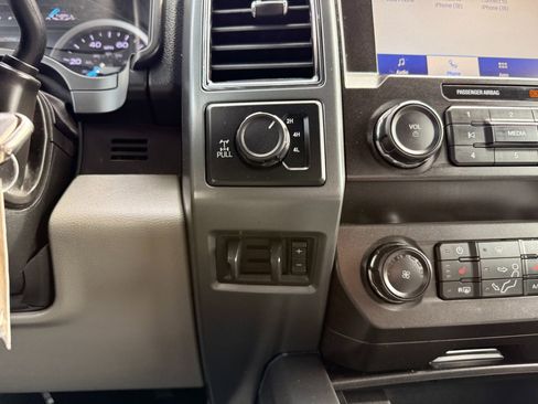 Used 2020 Ford F250 XLT w/ XLT Premium Package image 19