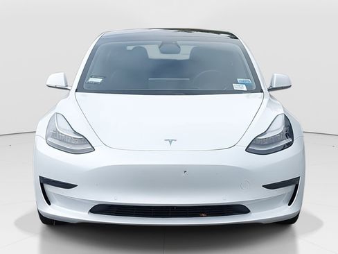 Used 2020 Tesla Model 3 Standard Range Plus image 2