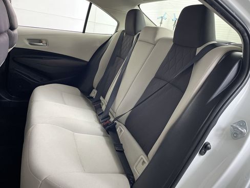 Used 2020 Toyota Corolla LE image 19