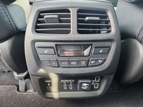 Used 2022 Honda Pilot Touring image 18