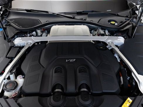 Used 2025 Bentley Flying Spur Plug-In Hybrid image 9