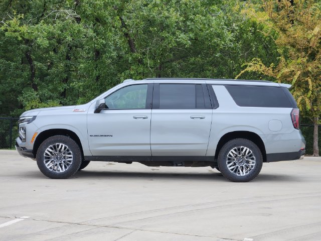 Used 2025 Chevrolet Suburban Z71 AWD/4WD image 5