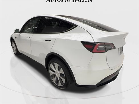 Used 2021 Tesla Model Y Long Range image 10