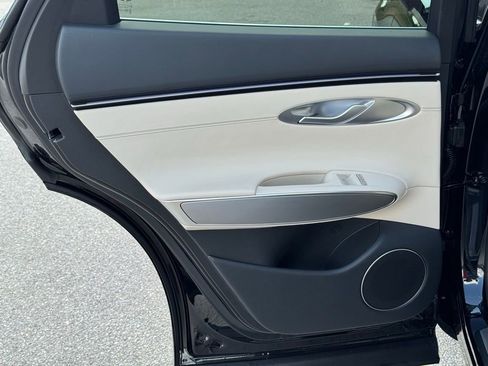 New 2026 Genesis GV70 2.5T Select image 20