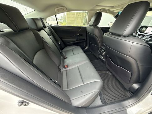 Certified 2023 Lexus ES 350 350 w/ Premium Package image 17