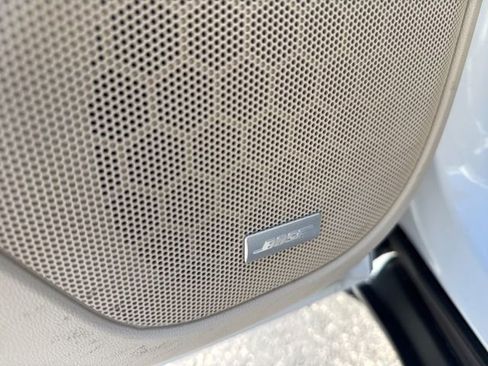 Used 2023 GMC Acadia Denali image 13