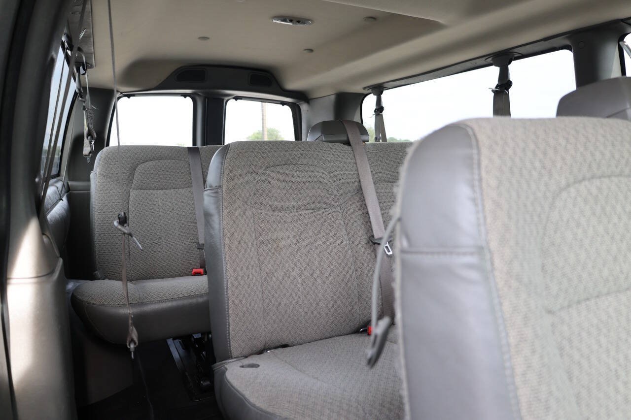 Used 2019 Chevrolet Express 3500 LT w/ LT Preferred Equipment Group RWD image 17