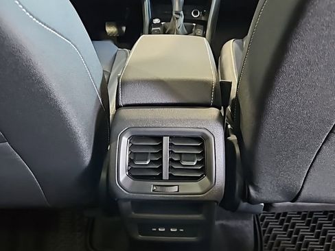 New 2026 Volkswagen Taos SEL AWD/4WD image 18